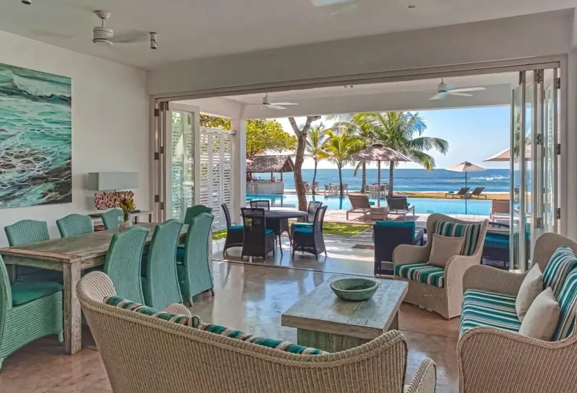 Basen w hotelu Sri Sharavi Beach Villas & Spa