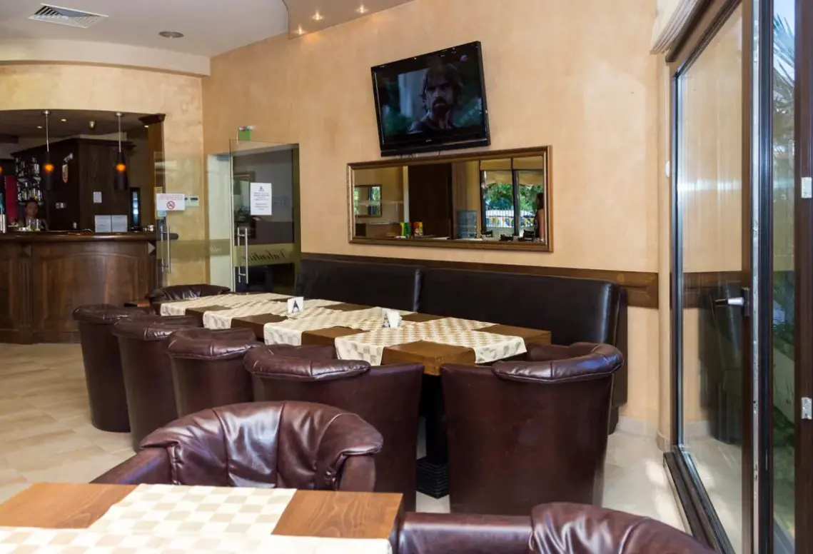 Restauracja i jedzenie w hotelu St Valentine
