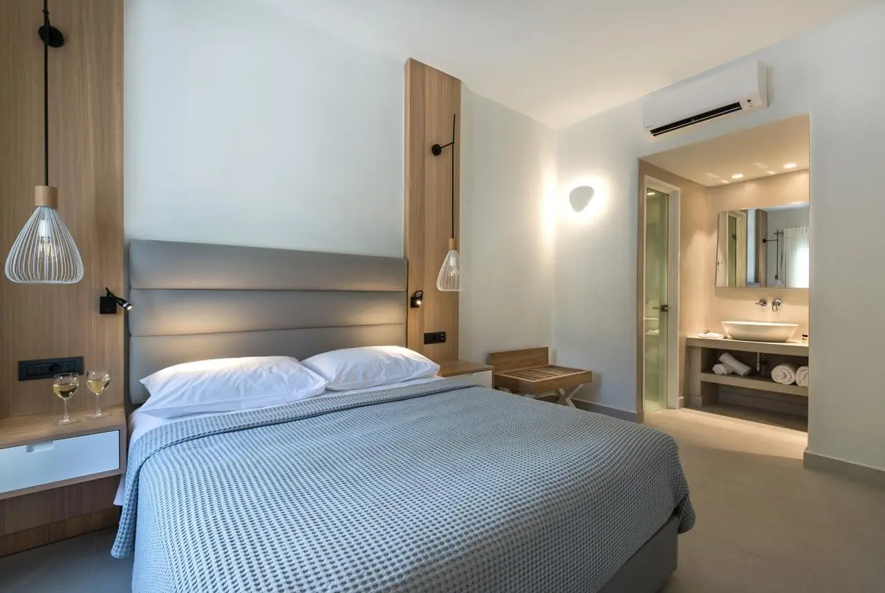 Strogili Hotel — STROGILI