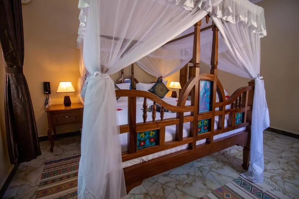 Sunny Palms Beach Bungalows — SUNNY PALMS BEACH BUNGALOWS