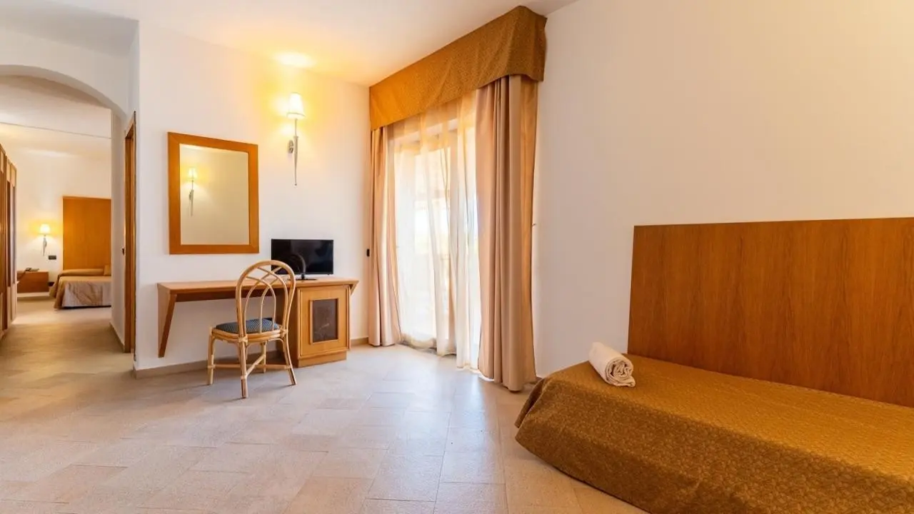 Th Le Castella - Baia Degli Dei — TH LE CASTELLA - BAIA DEGLI DEI