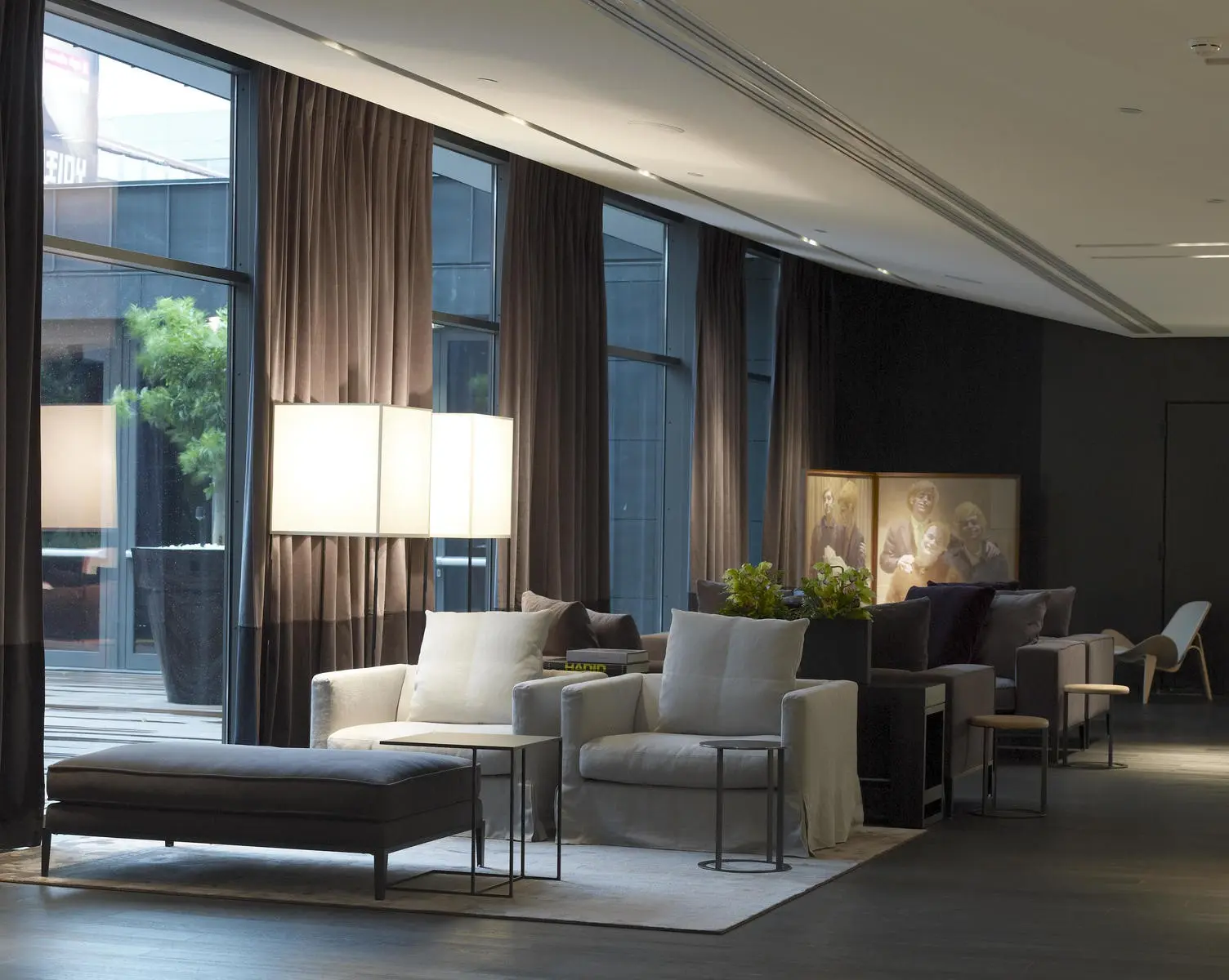 The Met Hotel — THE MET HOTEL