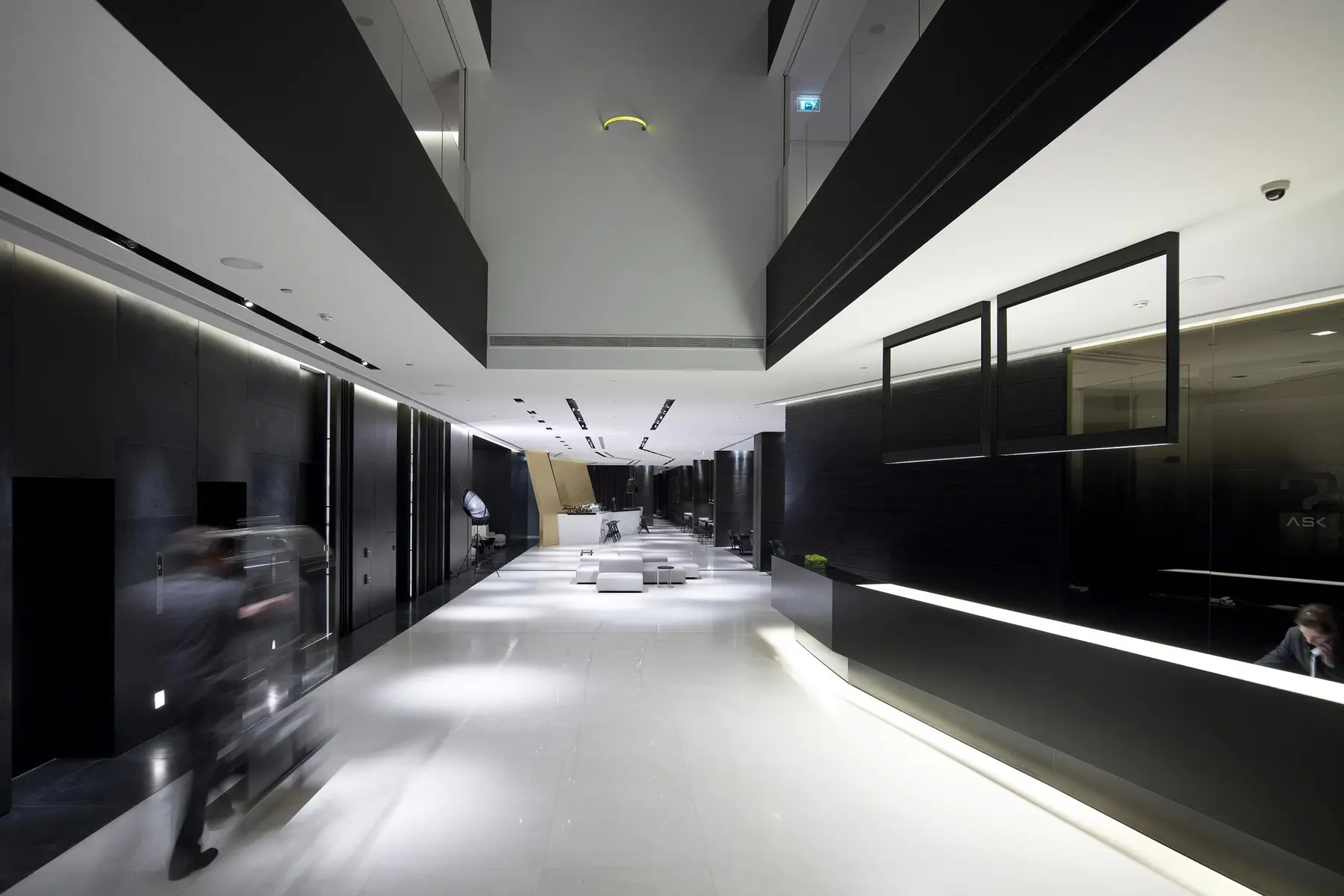 The Met Hotel — THE MET HOTEL