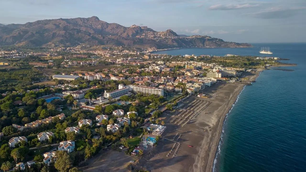 Obiekt hotelu Unahotels Naxos Beach