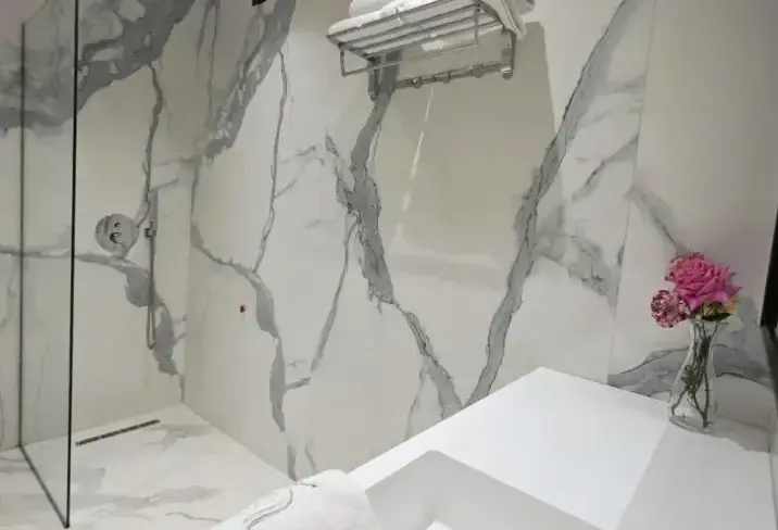 Łazienka w pokoju hotelu Valza Boutique
