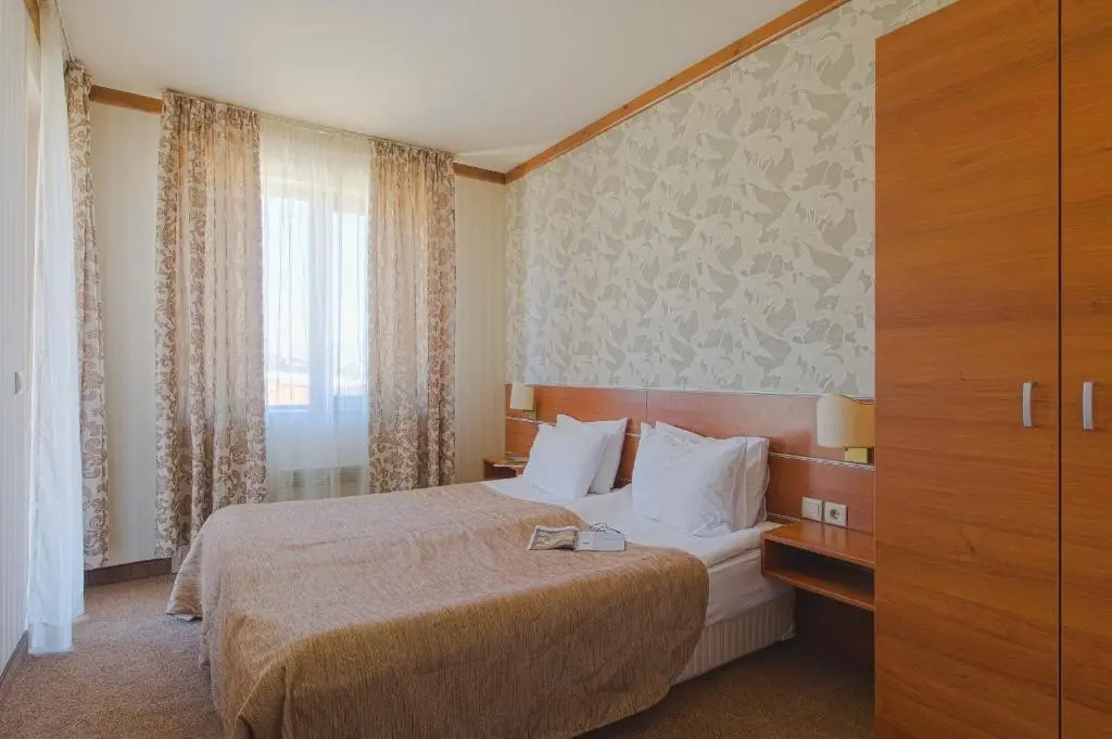 Vihren Royal Palace — VIHREN ROYAL PALACE