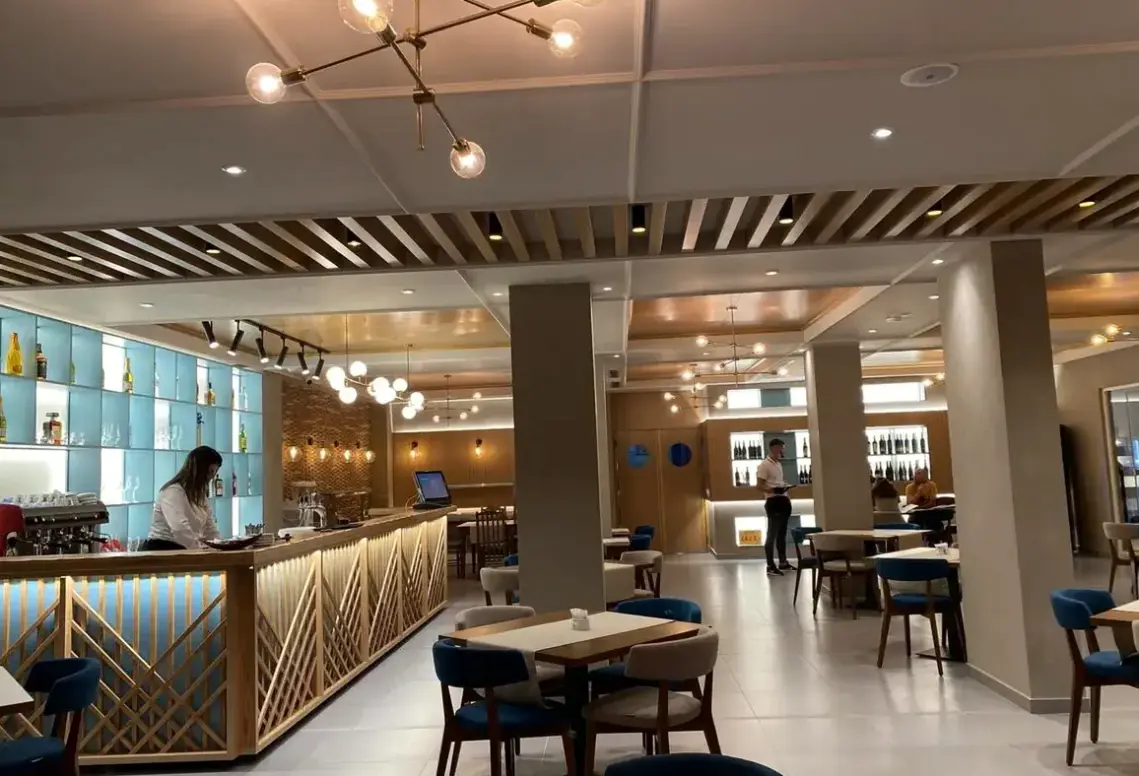 Restauracja i jedzenie w hotelu Vila Mare