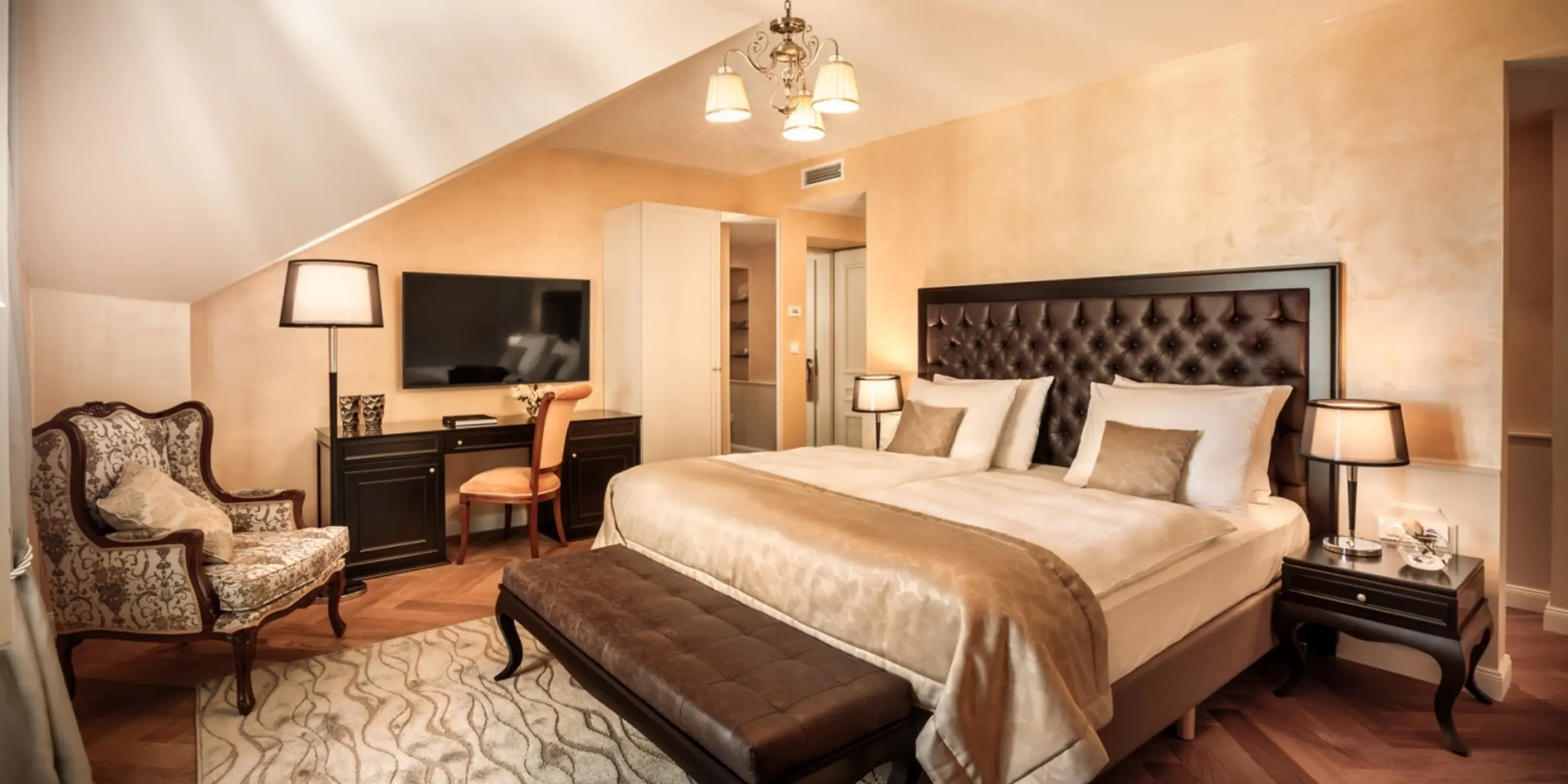 Villa Abbazia — VILLA ABBAZIA