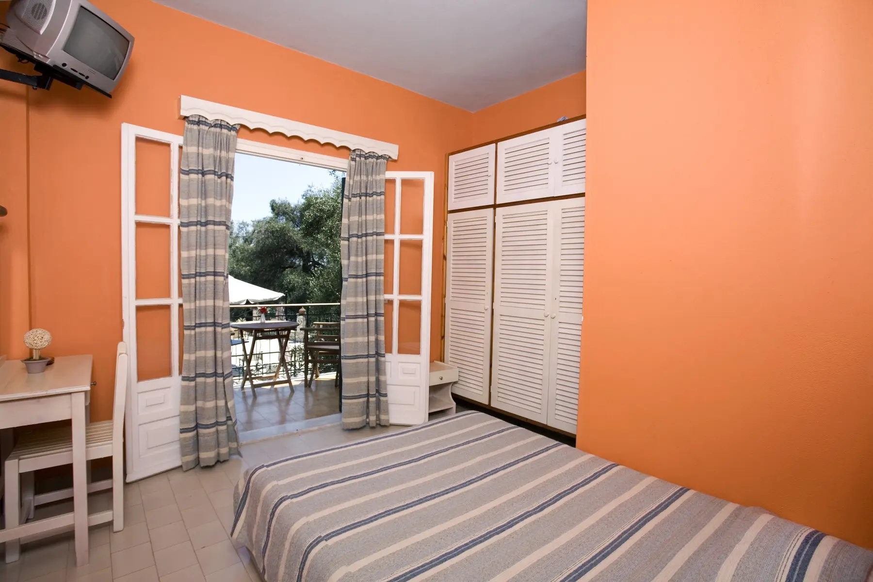 Villa Yannis — VILLA YANNIS