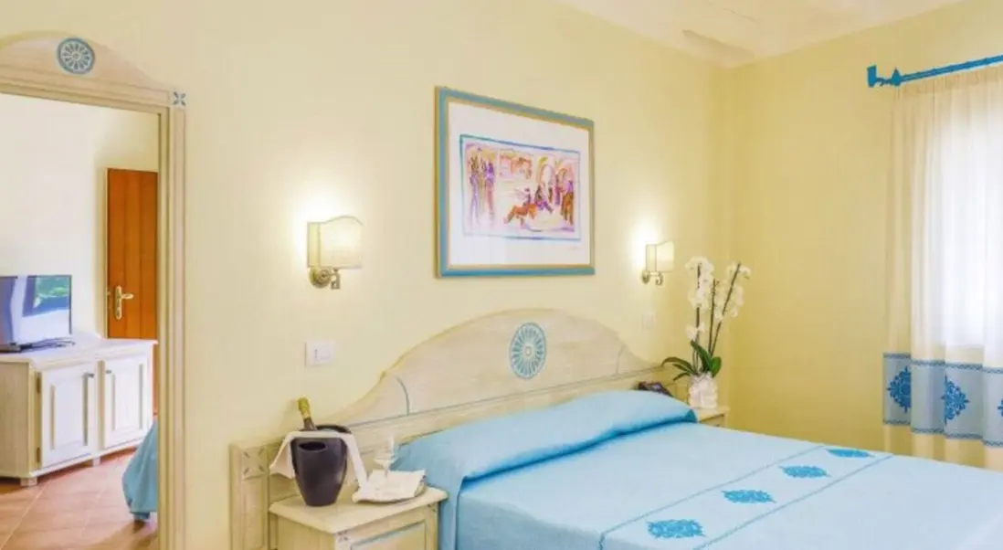 Restauracja i jedzenie w hotelu Villaggio Li Cucutti