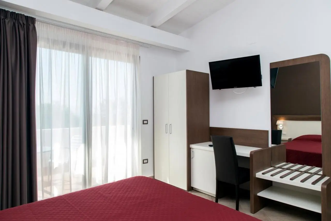 Villaggio Pineta Petto Bianco — VILLAGGIO PINETA PETTO BIANCO