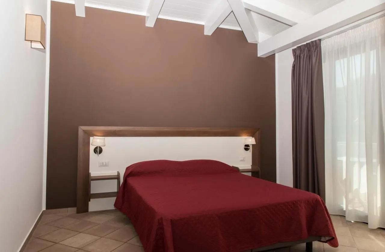 Villaggio Pineta Petto Bianco — VILLAGGIO PINETA PETTO BIANCO