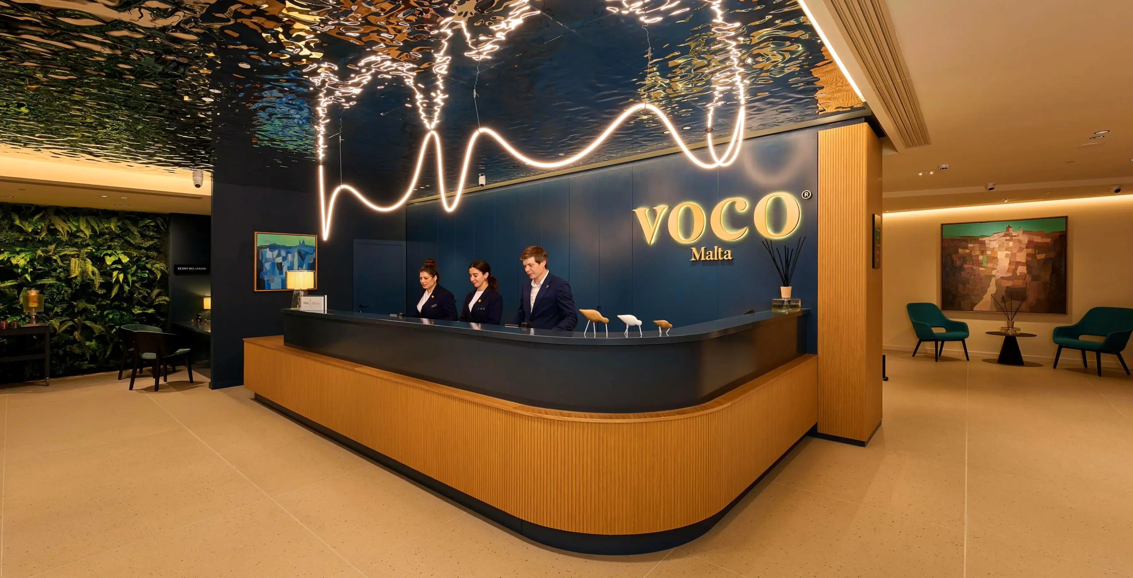 Lobby hotelu voco Malta By Ihg