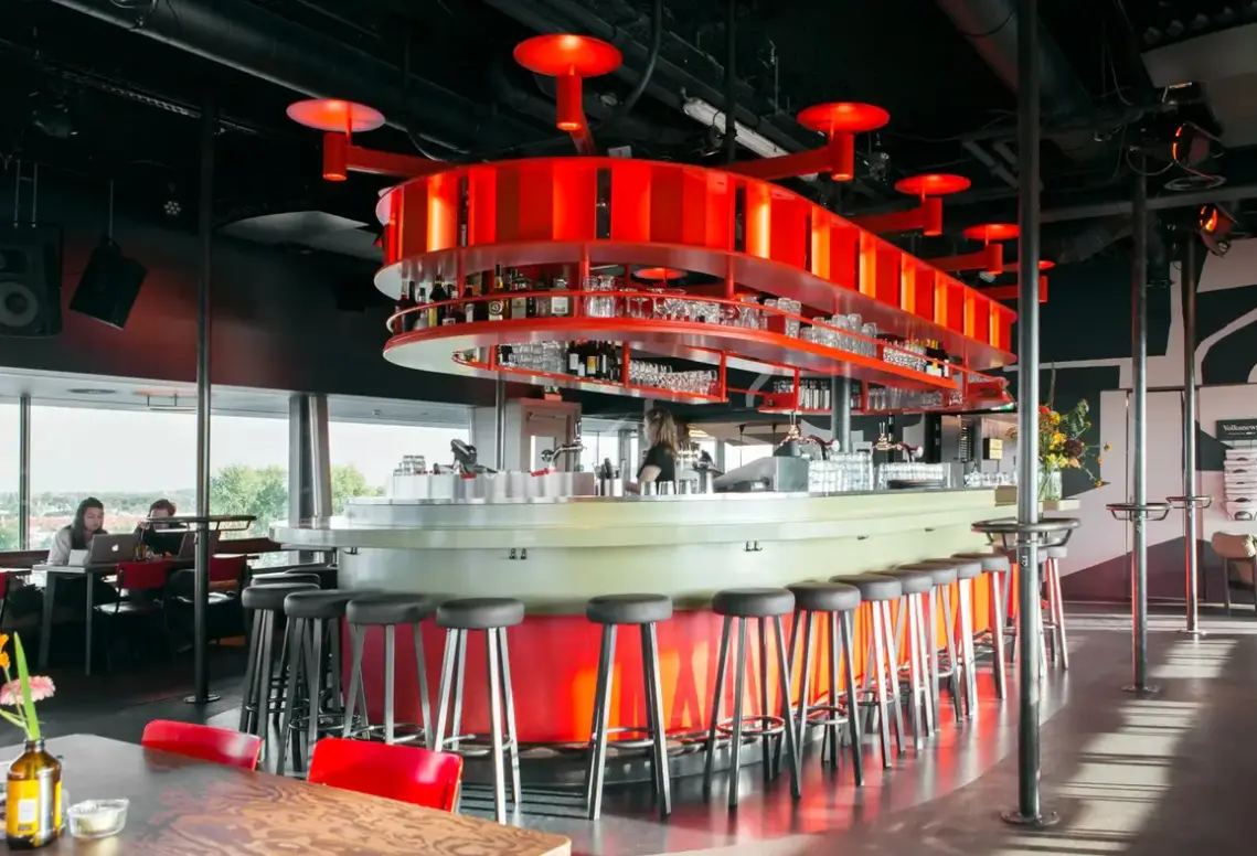 Restauracja i jedzenie w hotelu Volkshotel Amsterdam