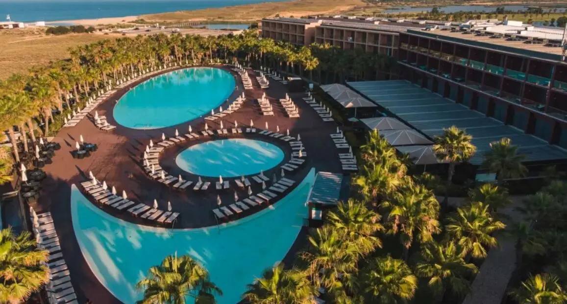 Hotel Wine & Books by the Sea Algarve Resort