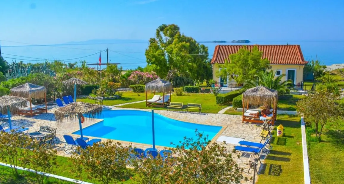 Hotel Xi Village Rooms & Apartments