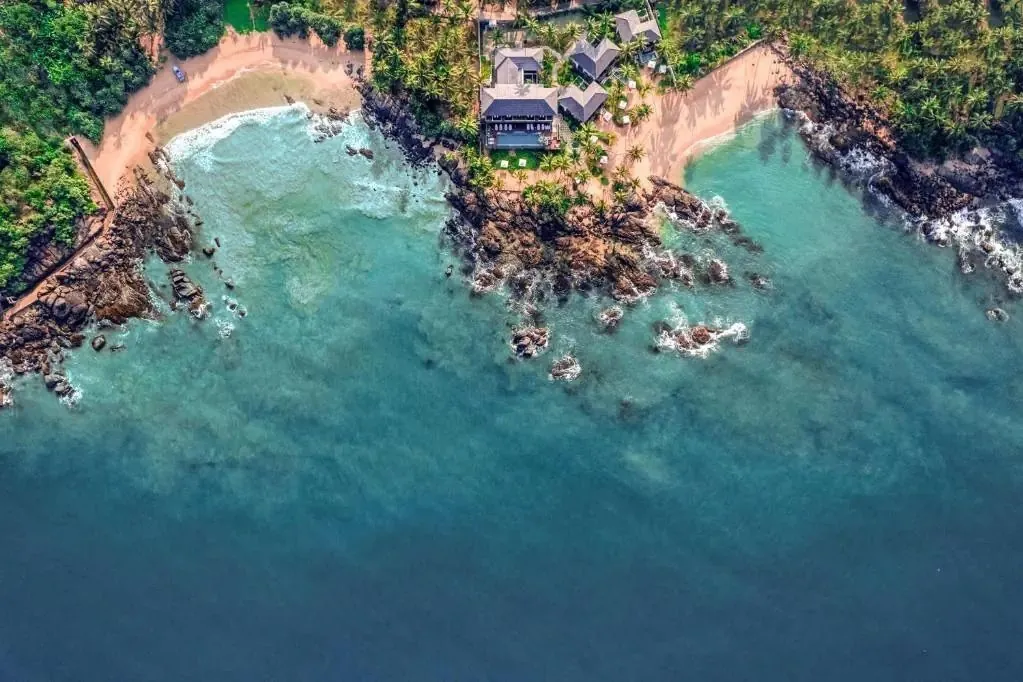 Hotel Ahu Bay