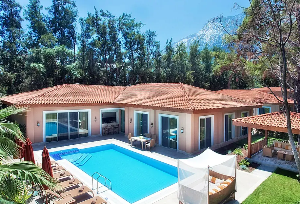Basen w hotelu Akka Residence Private Villas (ex. Akka Residence)