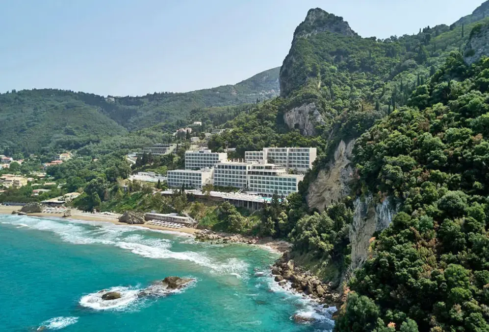 Plaża przy hotelu Alkyna Lifestyle Beach Resort (ex. La Grotta Verde)