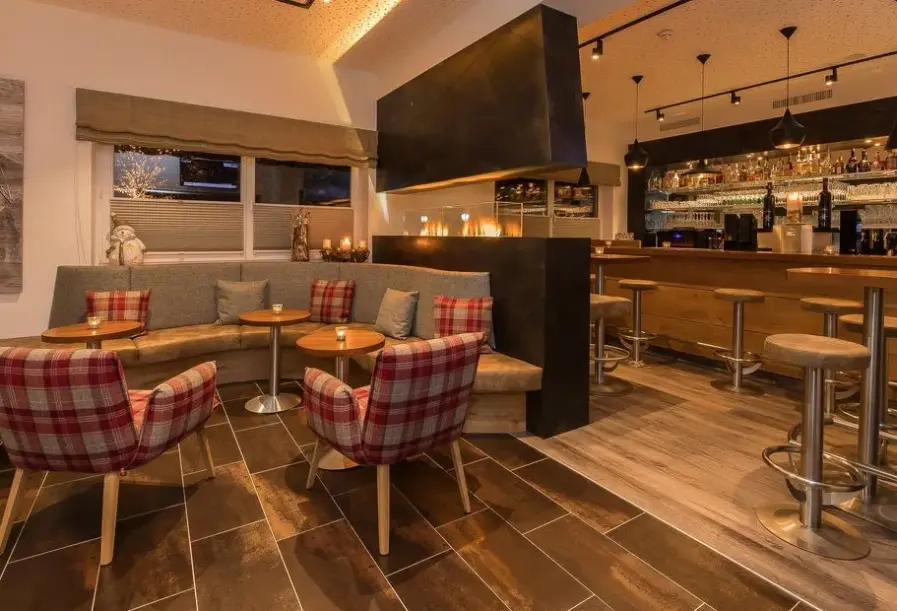 Restauracja i jedzenie w hotelu Almrausch (Hinterglemm)