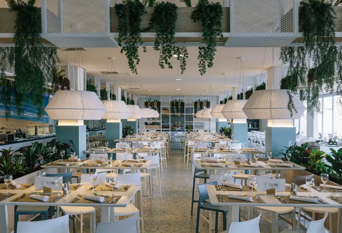 Restauracja i jedzenie w hotelu Alua Village Fuerteventura (ex Ambar Beach)