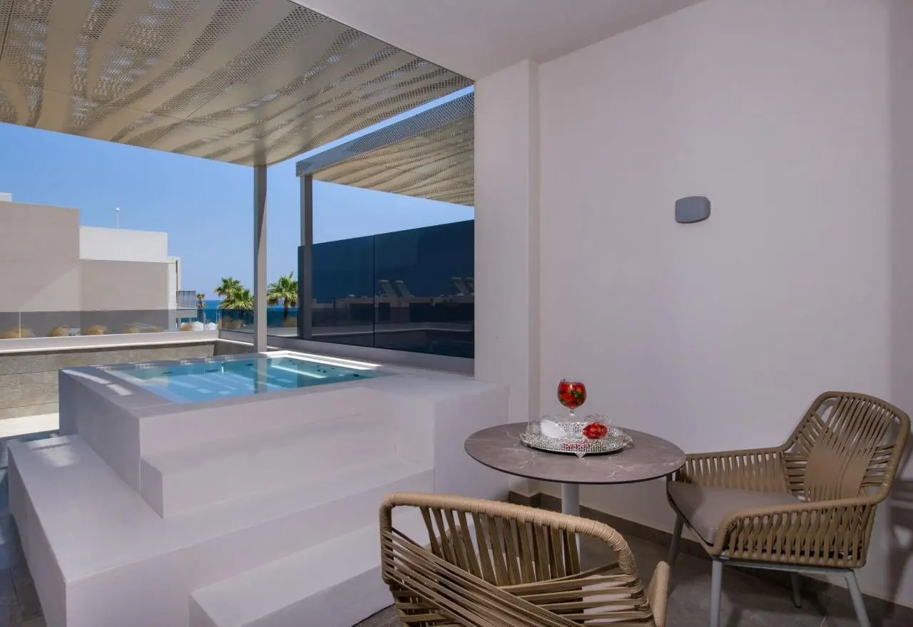 Pokój w hotelu Amira Luxury Resort And Spa