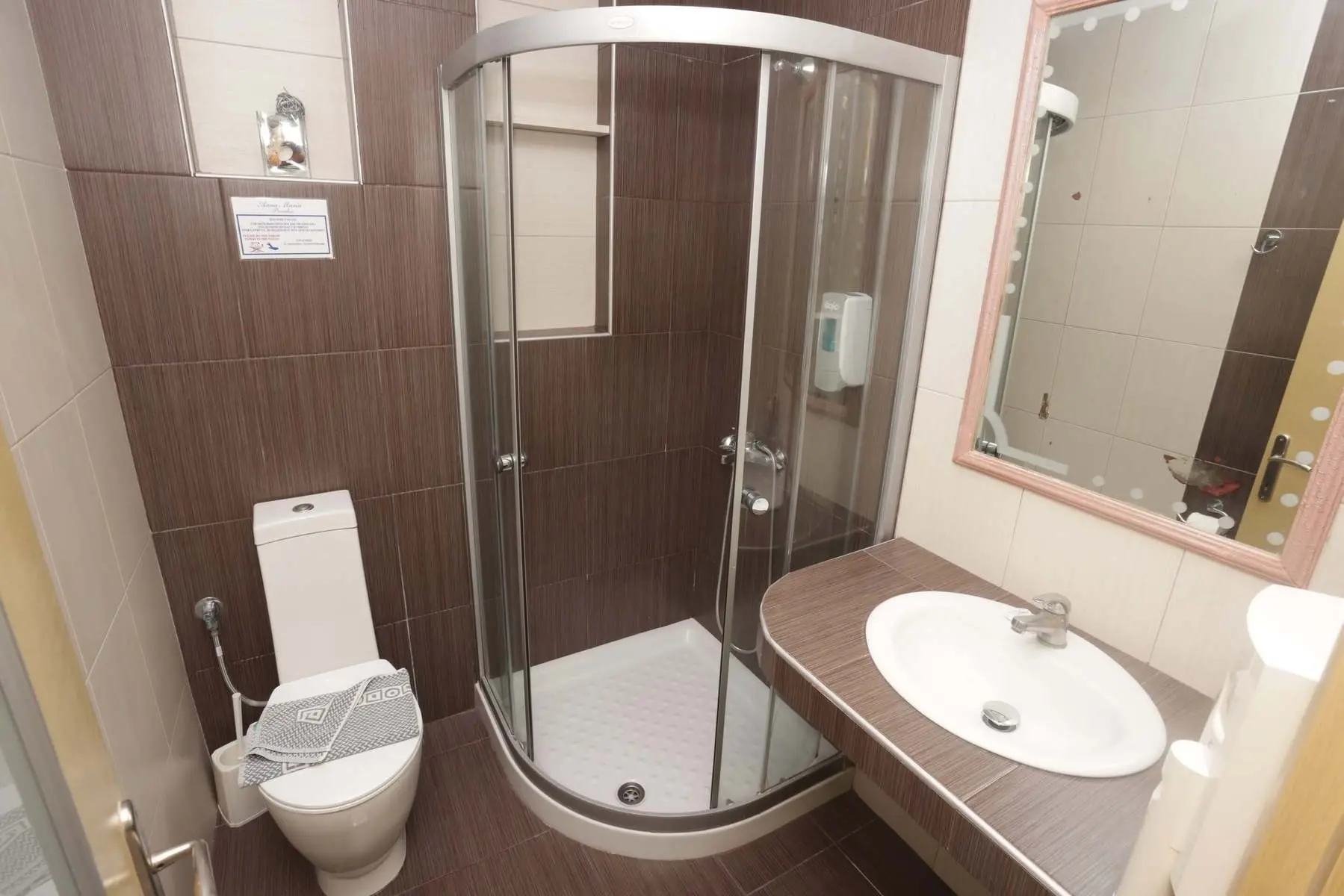 Łazienka w pokoju hotelu Anna Maria Paradise