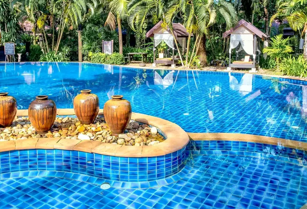 Basen w hotelu Annika Koh Chang (ex Ramayana Koh Chang Resort)