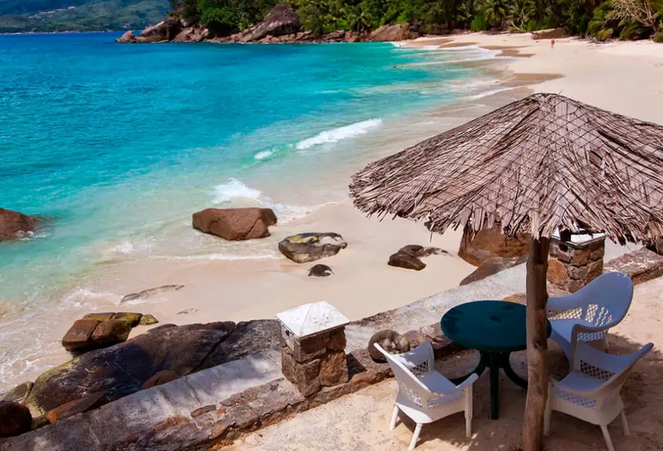 Plaża przy hotelu Anse Soleil Beachcomber