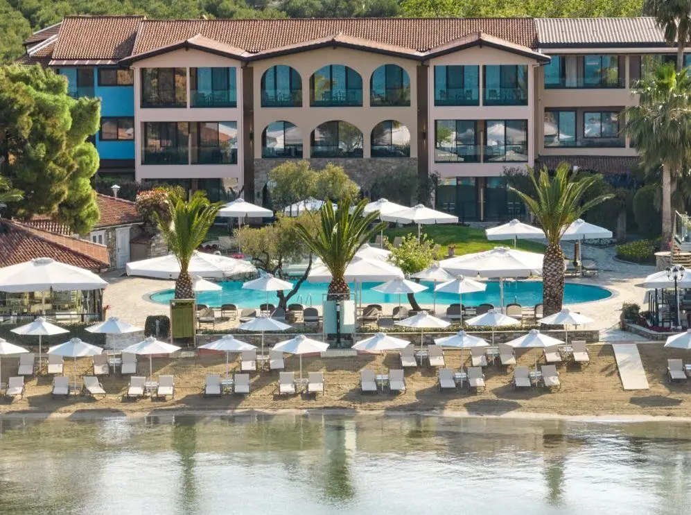 Basen w hotelu Anthemus Sea Beach Hotel And Spa