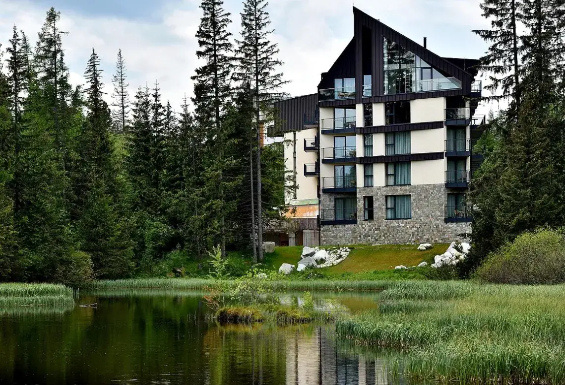 Hotel Aplend Lake Resort