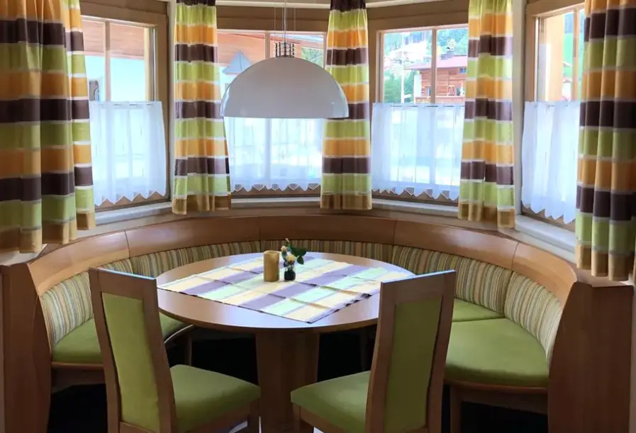 Restauracja i jedzenie w hotelu app heim
