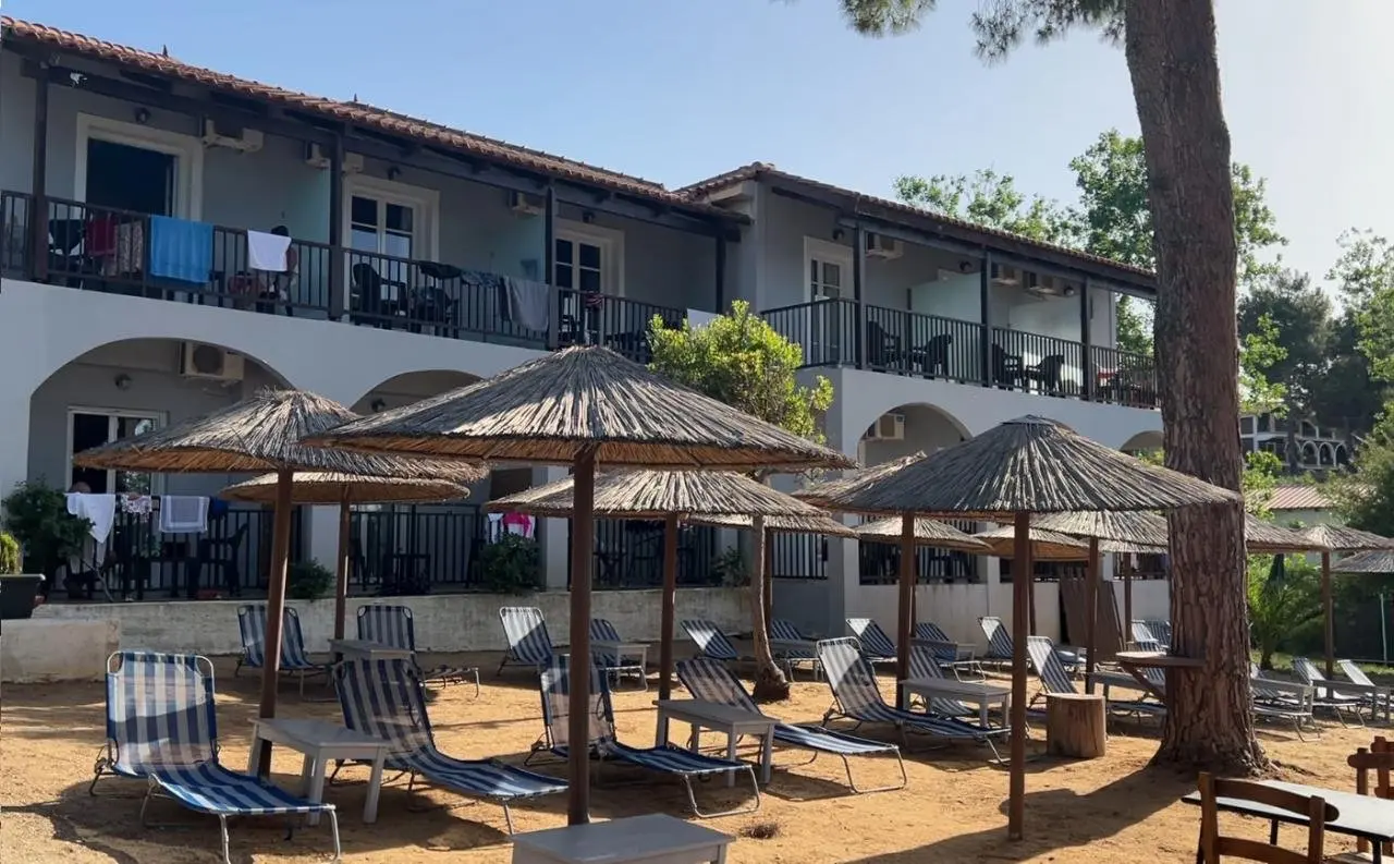 Plaża przy hotelu Arion Sea Front Apartments