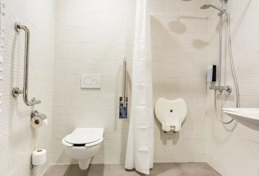 Łazienka w pokoju hotelu B&B Hotel Nowy Targ Centrum