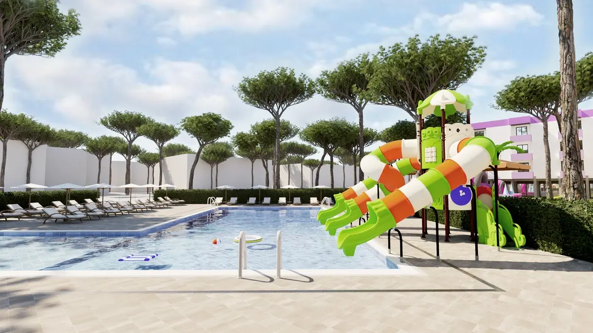 Basen w hotelu Bay Village