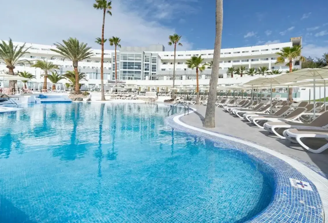 Basen w hotelu Bluesea Golden Beach
