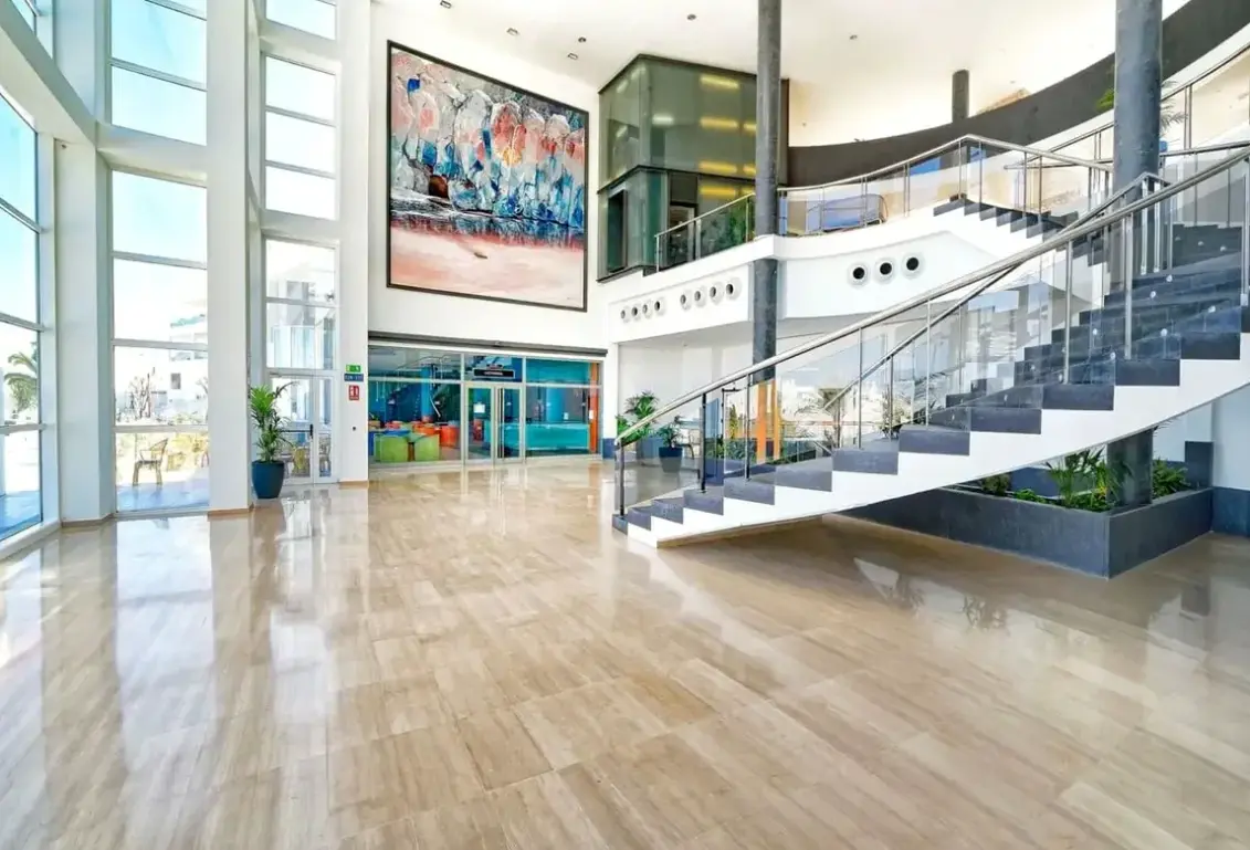 Lobby hotelu Bluesea Golden Beach