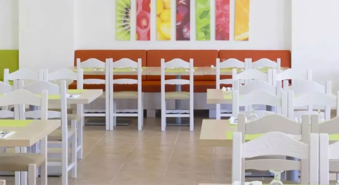 Restauracja i jedzenie w hotelu Cabot Club Torreblanca
