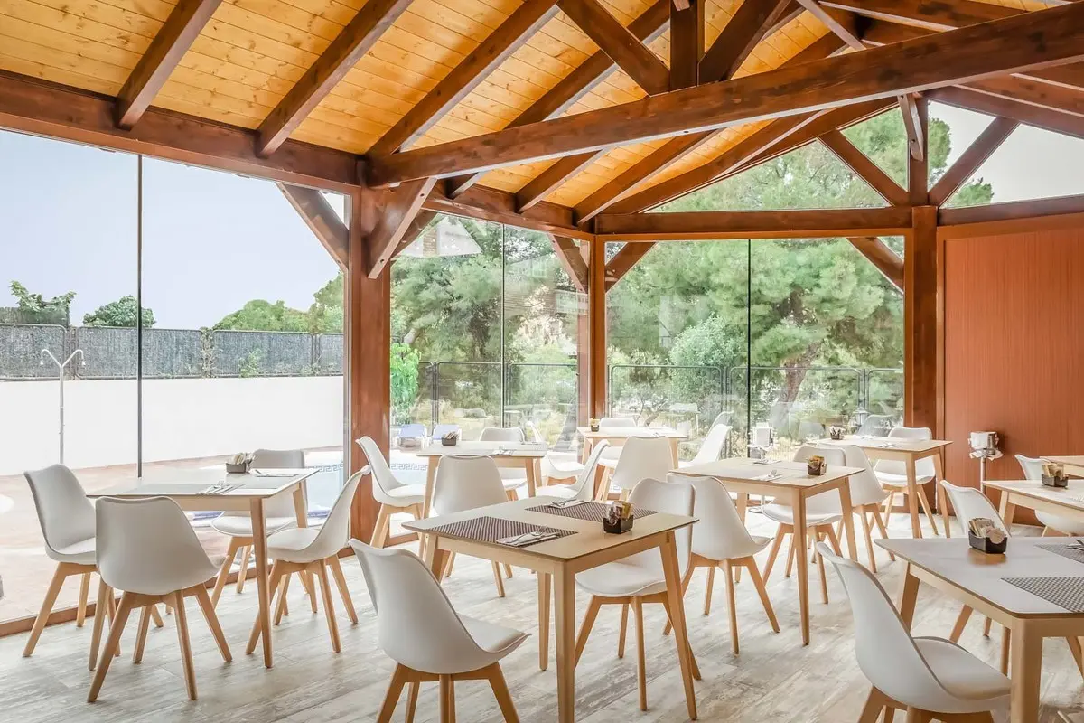 Restauracja i jedzenie w hotelu Calas De Alicante Hotel Boutique