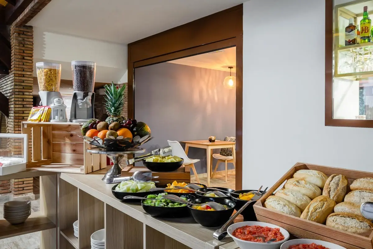 Restauracja i jedzenie w hotelu Calas De Alicante Hotel Boutique