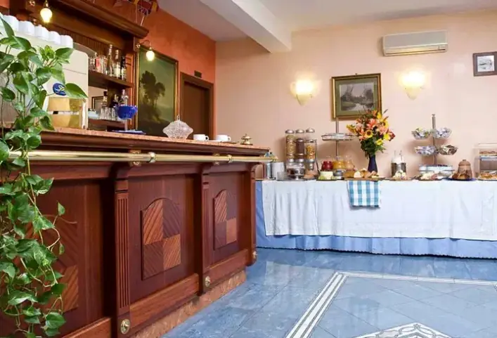 Restauracja i jedzenie w hotelu Center 1 2 3