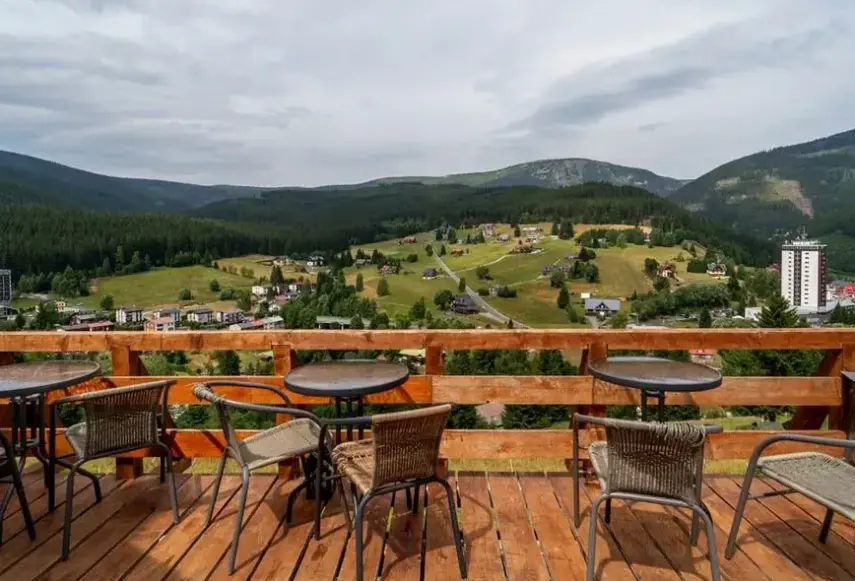 Widok z hotelu Chata Orlik (Pec pod Śnieżką)