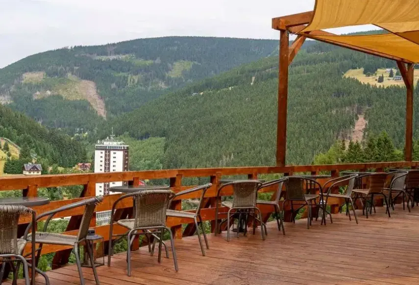 Widok z hotelu Chata Orlik (Pec pod Śnieżką)
