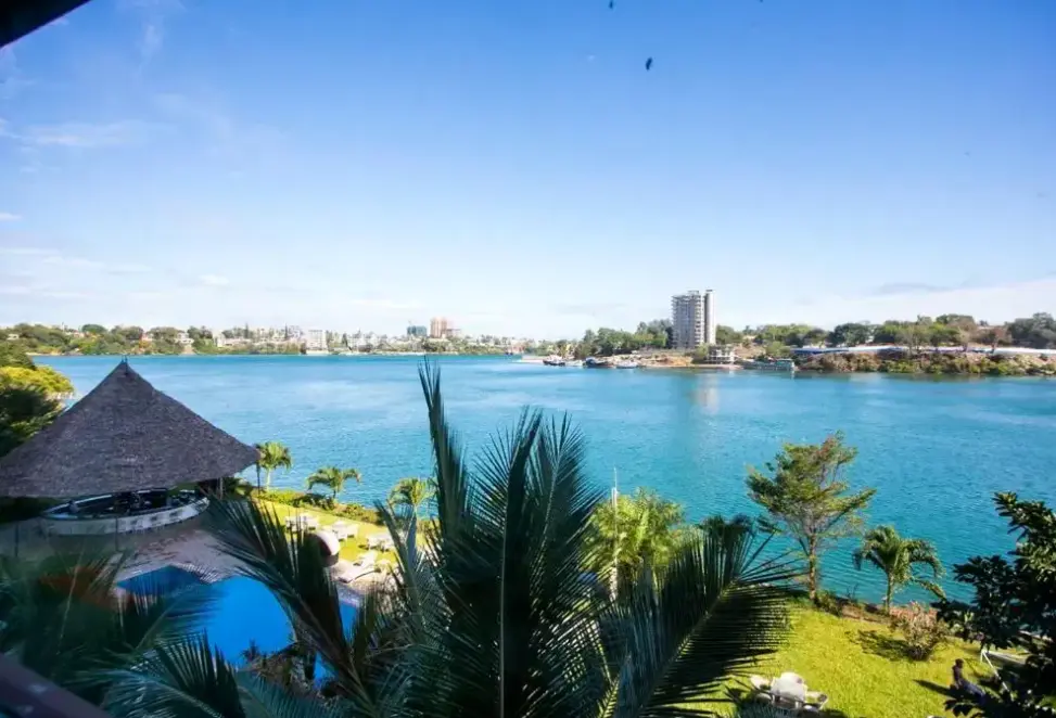 Hotel CityBlue Creekside Hotel & Suites