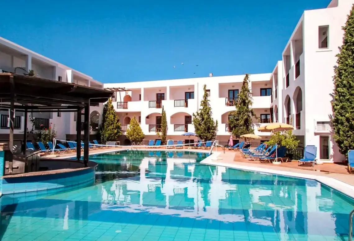Basen w hotelu Club Lyda (ex. Bomo)