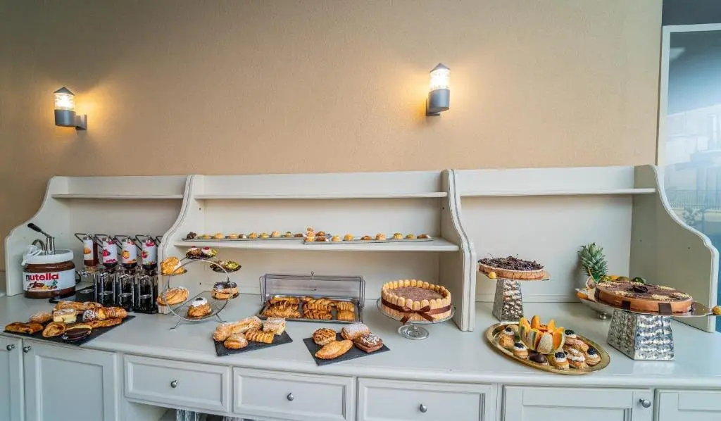 Restauracja i jedzenie w hotelu Colomba D Oro