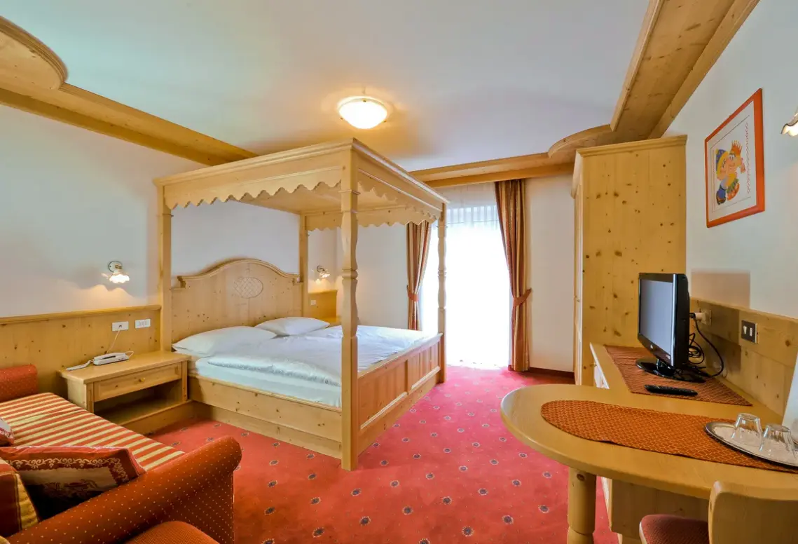 Pokój w hotelu Cristallo (Vigo di Fassa)