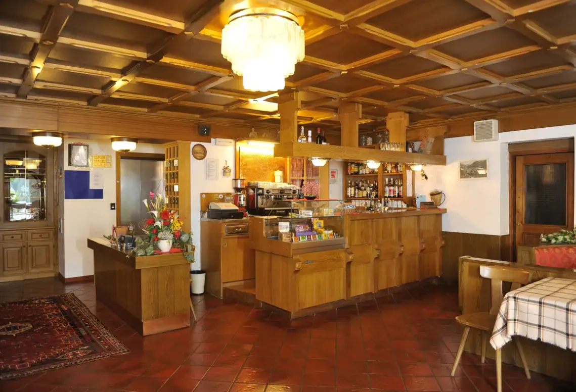 Restauracja i jedzenie w hotelu Cristallo (Vigo di Fassa)