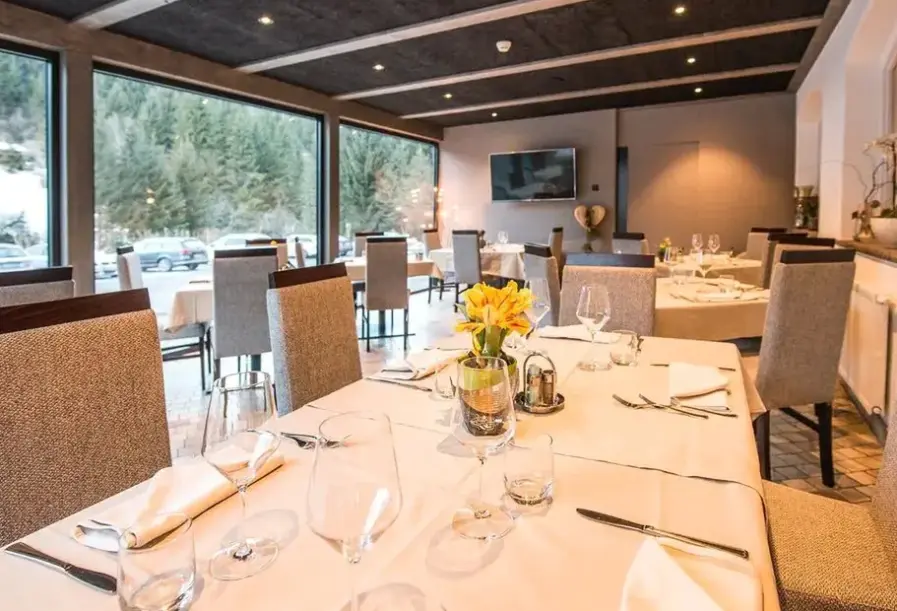Restauracja i jedzenie w hotelu Das Aktiv & Wohlfuhlhotel Mondschein