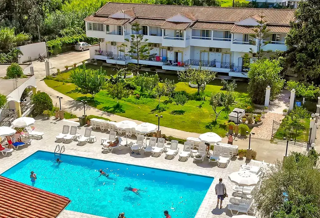 Basen w hotelu Daskalos Complex